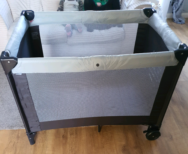gumtree travel cot